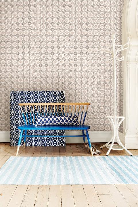 Geo Pink Quatrefoil Wallpaper