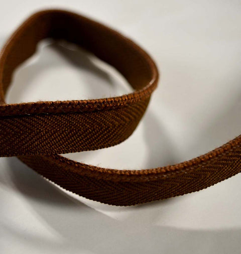 BM300 864 Brown Classical Elements 1/8 inch Micro Lip Cord Trim